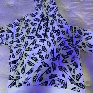 White Nike Hoodie with designs Size XL